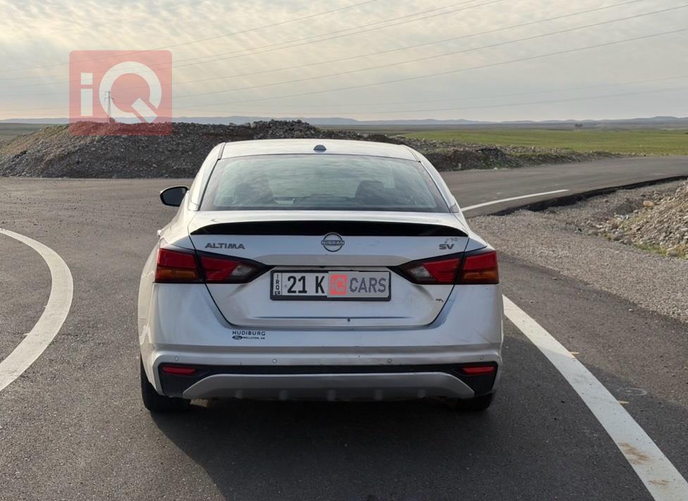 نيسان ألتيما